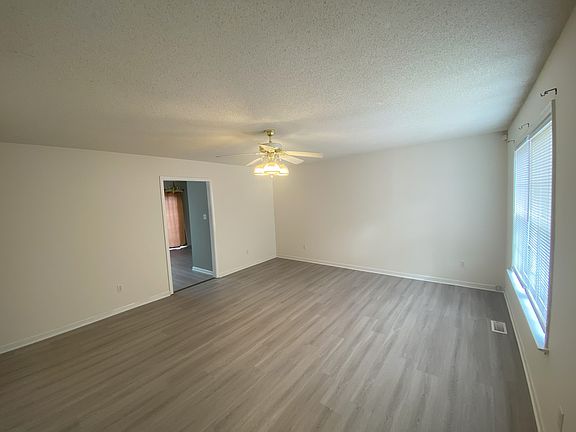 3rd image of 1068 Highway 417