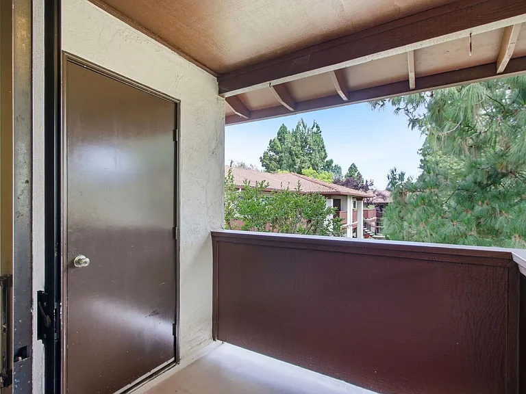 479 Costa Mesa Ter #F — Photo 32