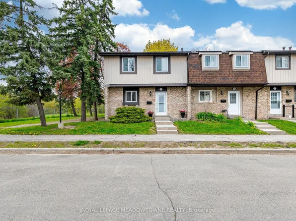 93 Hansen Rd N #34, Brampton, ON L6V 3C8