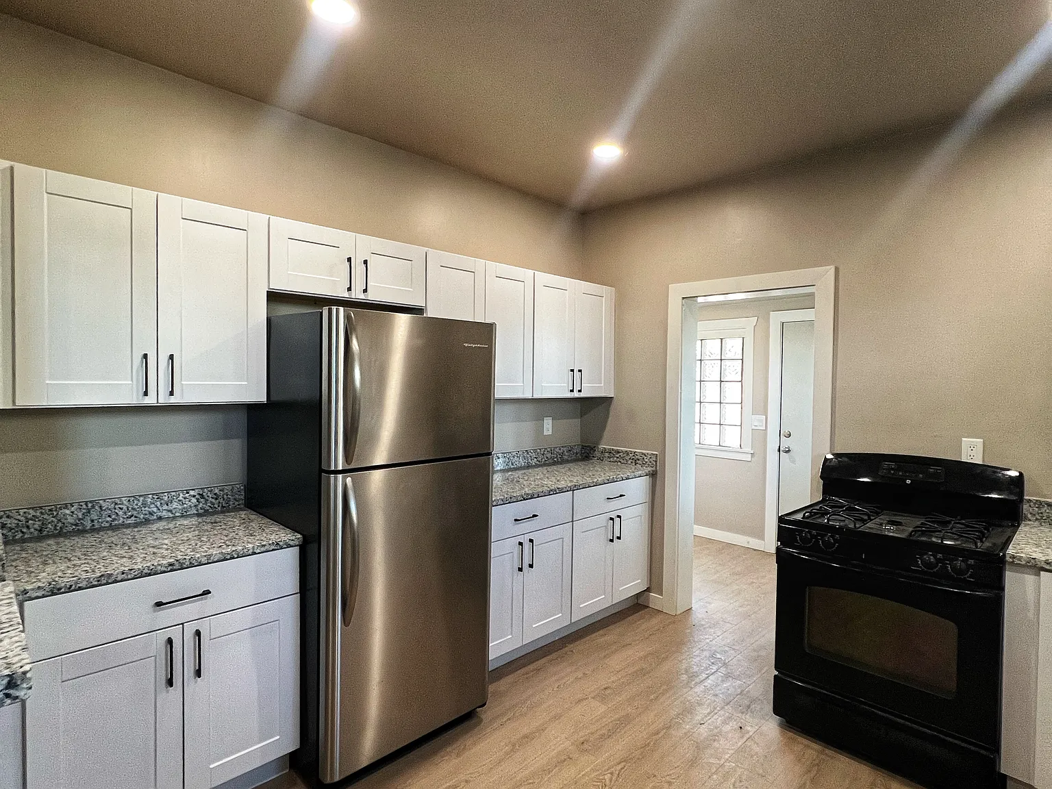 2 bed, 1100 sqft, $1,800 — Photo 4