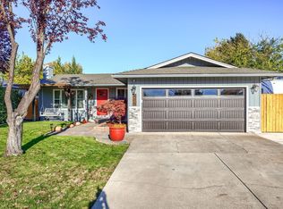 405 Glenn Way, Central Pt, OR 97502