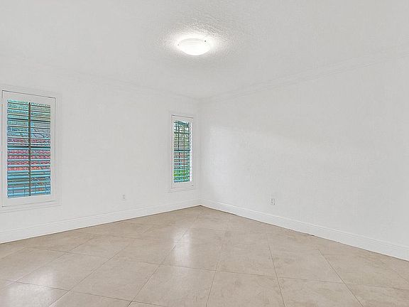 5th image of 9724 NW 27th Ter