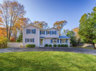 46 Tyrone Dr, East Hampton, NY 11937