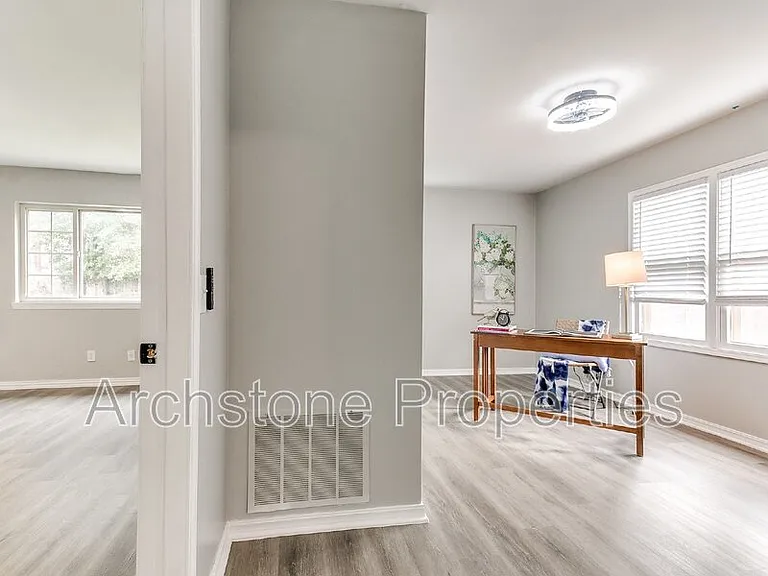 2617 NW 37th St — Photo 17