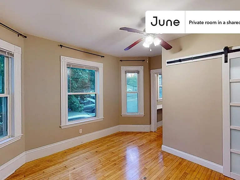 2 Sparhawk St #B — Photo 2