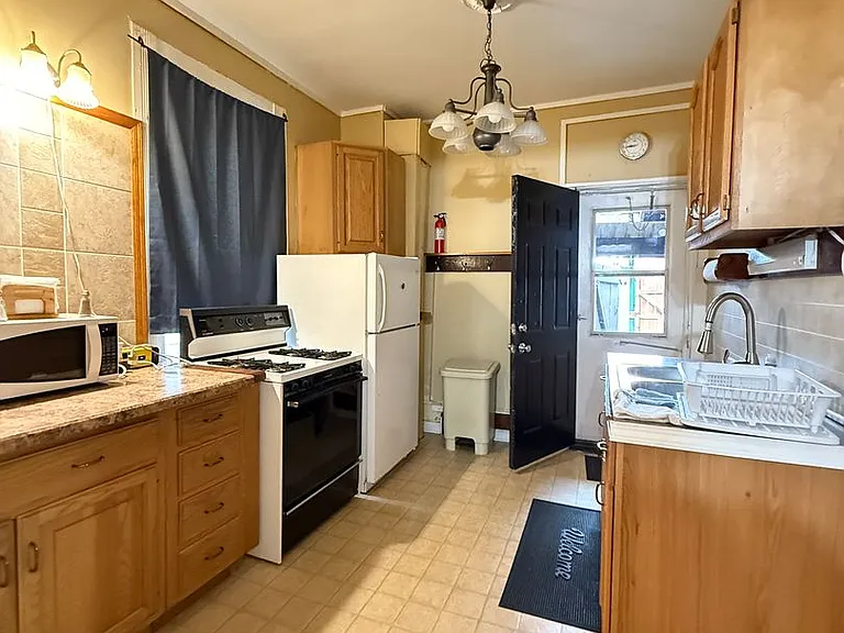 813 N 8th St #2 — Photo 3