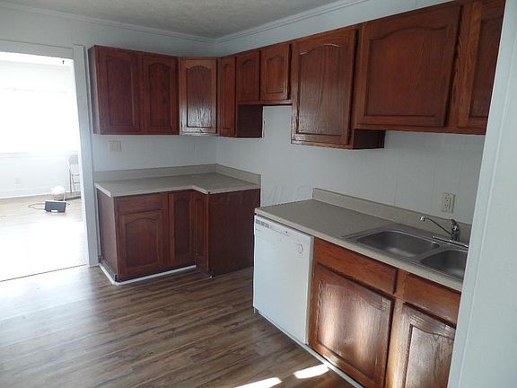 5th image of 180 Obannon Ave