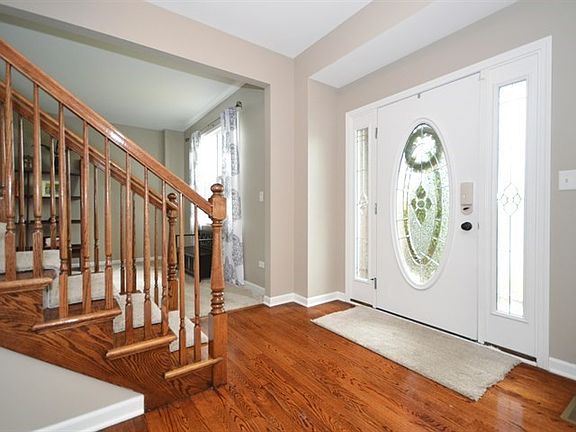 3rd image of 25141 W Glen Oaks Ln