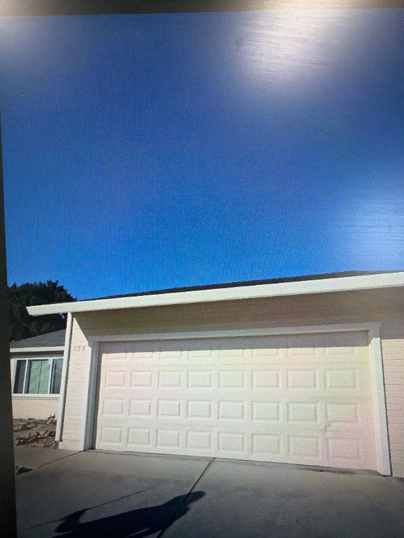 Updated 3 bedroom home — Photo 1