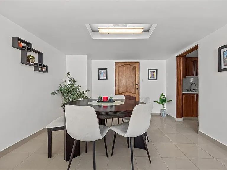 14 Calle Marseilles #3D — Photo 3