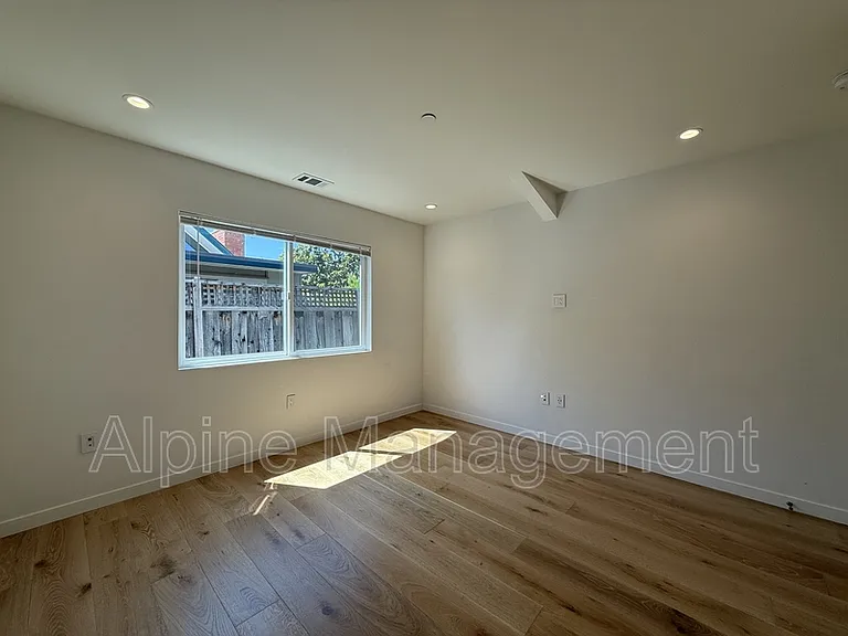 1163 W Iowa Ave — Photo 13