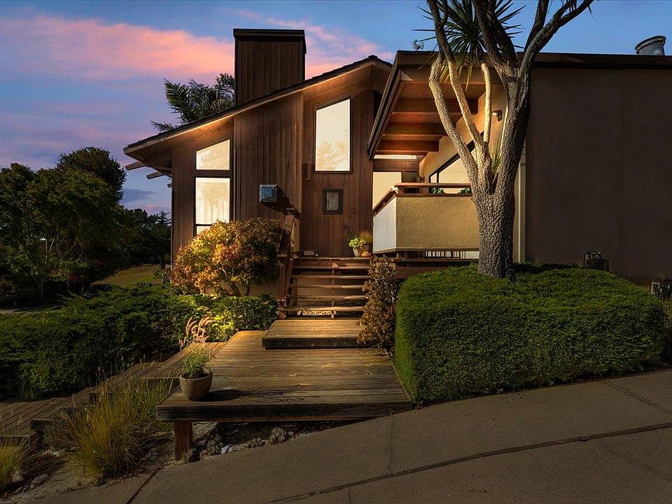 1st image of 277 Thunderbird Dr