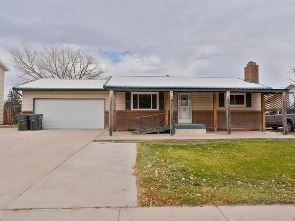 217 S Wind River Dr, Douglas, WY 82633