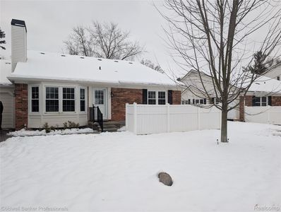 42157 Old Pond Cir, Plymouth, MI, 48170