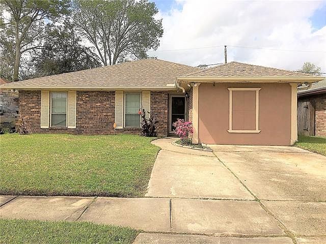 1st image of 2921 Williamsburg Dr
