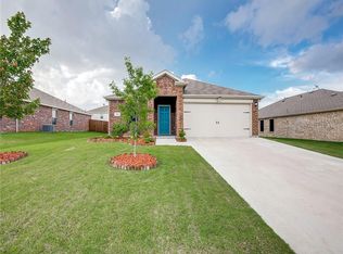 400 Azalea Dr, Nevada, TX 75173