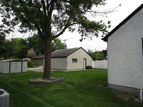 3rd image of 1107 7th Ave S