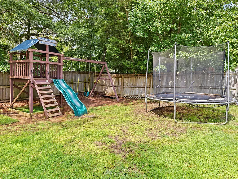 4484 New Market Rd — Photo 5