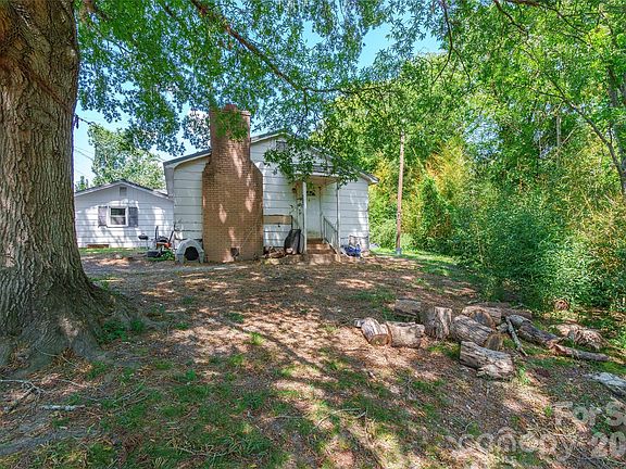 5th image of 106 Deaver St