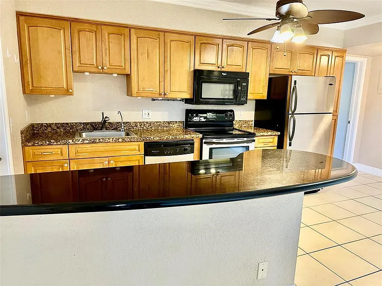 2190 SE 5th St #3-B — Photo 13