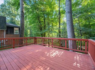 9506 Arnon Chapel Rd, Great Falls, VA 22066