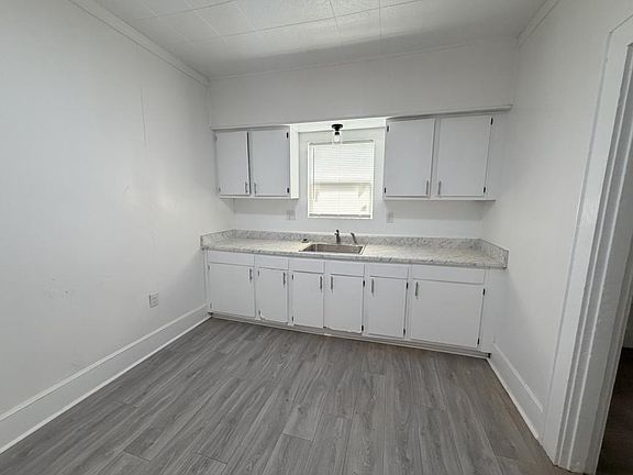 5th image of 2115 Avenue F