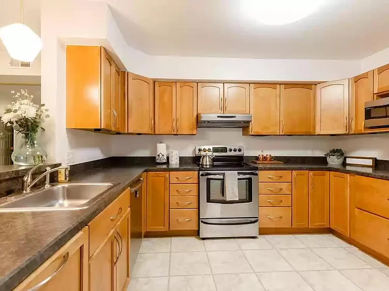 2241 Lovedale Ln #J — Photo 7