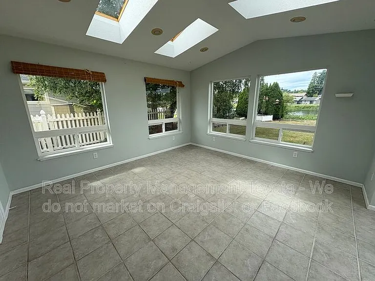 8252 Cowichan Rd — Photo 9