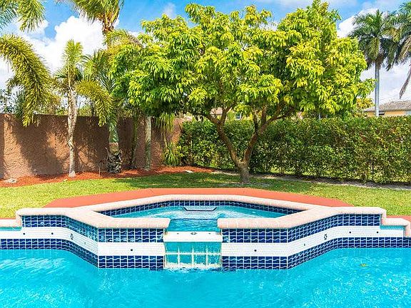 Pool & Spa