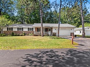 2529 Woodview Ln, Marinette, WI 54143