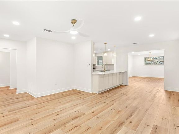 4th image of 1109 Smith Dr
