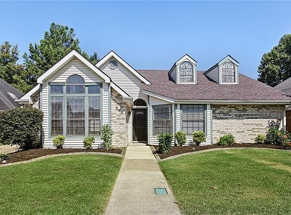 2nd image of 368 Longwood Dr
