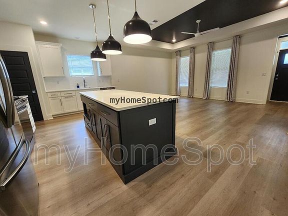 2nd image of 2122 W Gregory St