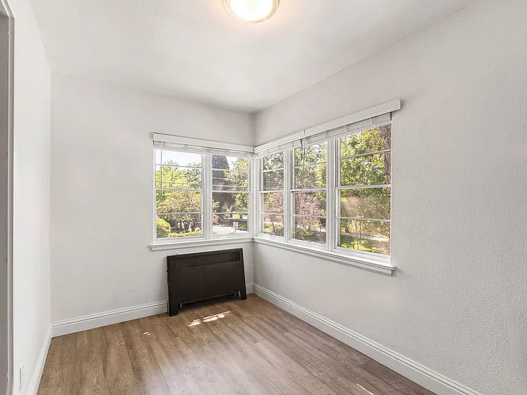 1045 Riverside Dr #D-3 — Photo 8