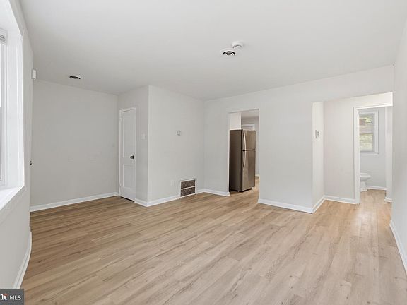 5th image of 161 Kinsley Rd