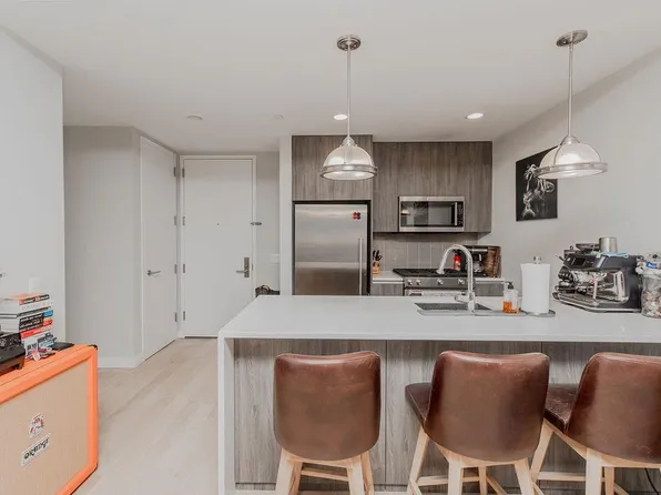 160 1st Street image 2 of 18