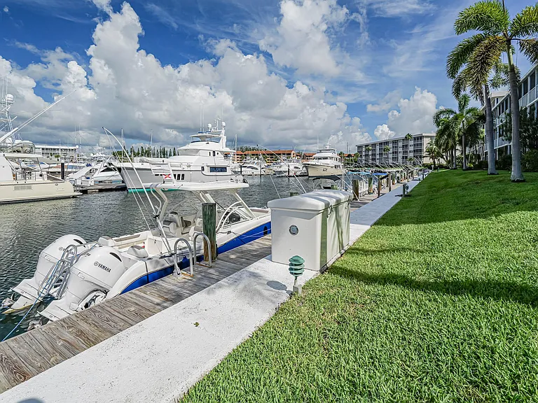 37 Yacht Club Dr #310 — Photo 41
