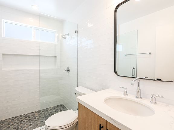 4th image of 2136 Colby Ave APT 1