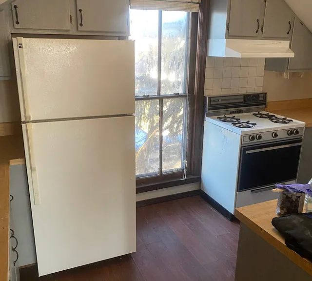 7712 W 140th Pl #2 — Photo 4