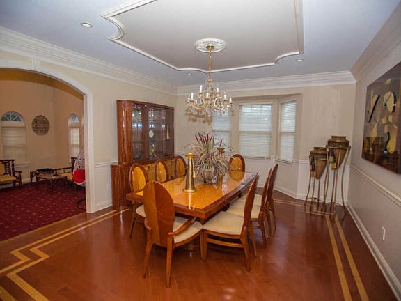 5th image of 32 Valley Wood Dr