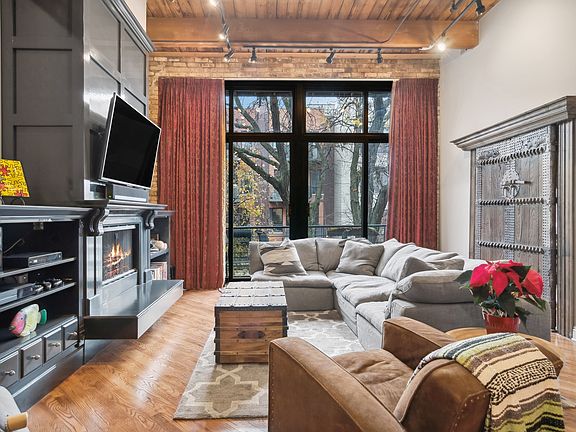 3rd image of 2300 W Wabansia Ave APT 214