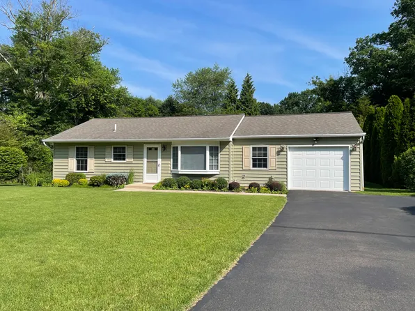 111 Maple Ln, New Britain, PA 18901