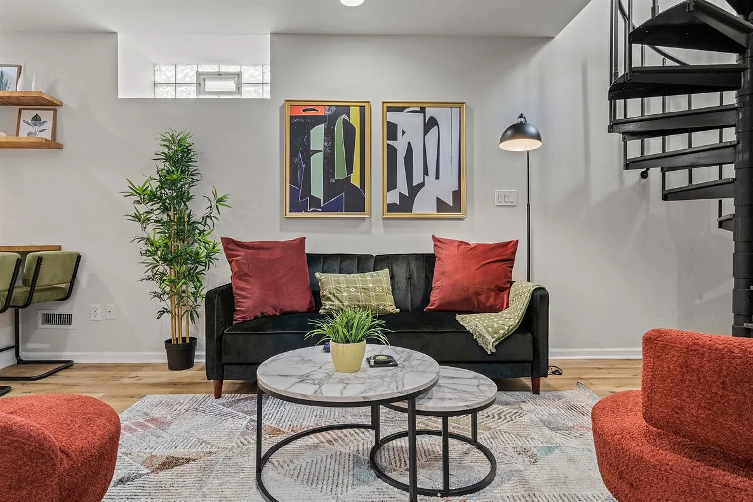 2 bed, 1.0 bath, $5,225 — Photo 2