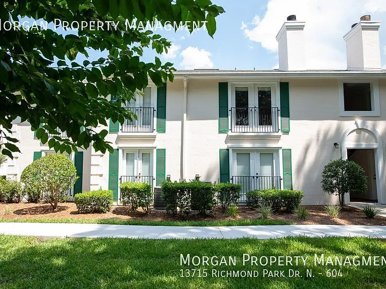 13715 Richmond Park Dr N #604 — Photo 2