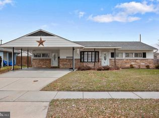 45 Stream Ln, Levittown, PA 19055