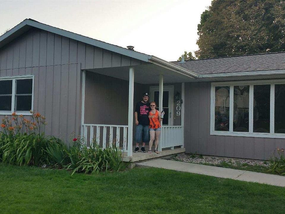 1st image of 209 Park Dr