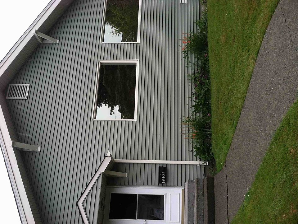 2nd image of 7502 9th Ave NE