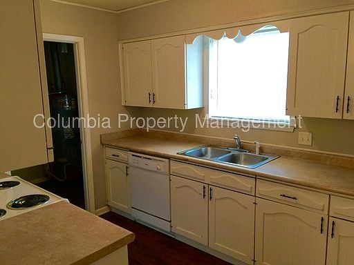 5th image of 233 E Greenfield Dr