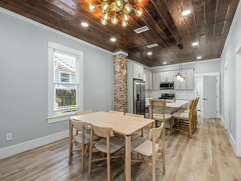 3406 Avenue Q 1/2 — Photo 11