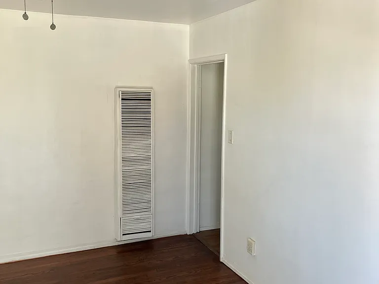 2341 W Avenue 31 #5 — Photo 2